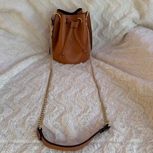Diva’s Bag Pebble Italian Leather Bucket Crossbody Handbag